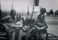 Wagon Richard and Patty WM null